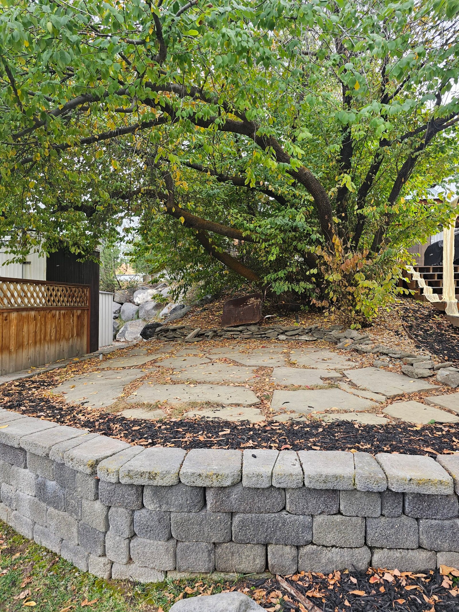 The Courtyard - Image 2